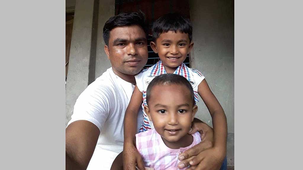 ফরিদপুরে দুর্ঘটনা: ত্রাণ আনতে গিয়ে লাশ হলেন একই পরিবারের ৫ জন