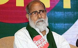 ‘পতাকা যারে দাও তারে বহিবারে দাও শকতি’