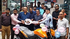 যমুনা ফ্রিজ কিনে বাইক পেলেন গাজীপুরের চন্দ্র শেখর