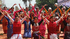 বৈসাবী উৎসবের রঙ