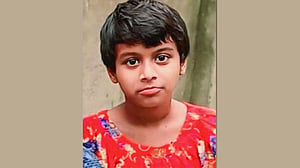 পুতুল নিয়ে খেলতে গিয়ে জামায় আগুন, দগ্ধ শিশুর মৃত্যু