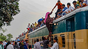 ‘যুদ্ধ’ করে বাড়ি ফেরা