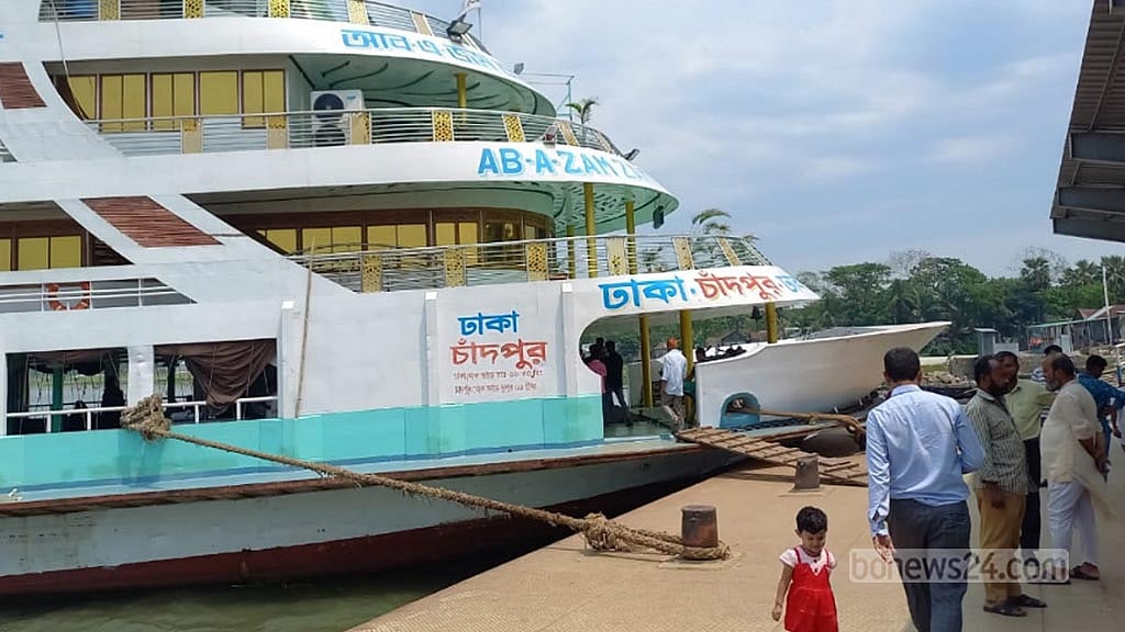 ঈদযাত্রা: চাঁদপুরের লঞ্চে যাত্রী কম, ভ্রমণ আরামদায়ক