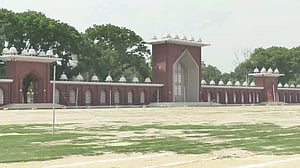 ঈদ জামাত: প্রস্তুত দিনাজপুরের গোর-এ-শহীদ ময়দান