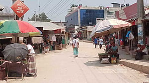 থানচি বাজার সুনসান, দোকান খুললেও ক্রেতা নেই