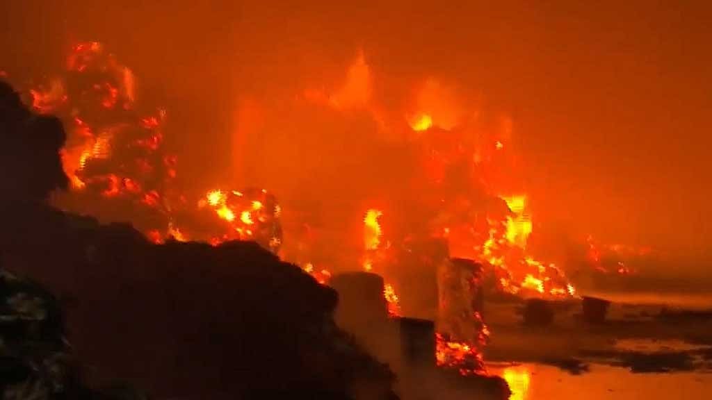 খুলনায় পাটকলে আগুন, নিয়ন্ত্রণে ফায়ার সার্ভিসের ১১ ইউনিট