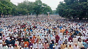 শোলাকিয়ায় ৬ লাখ মানুষের নামাজ আদায়