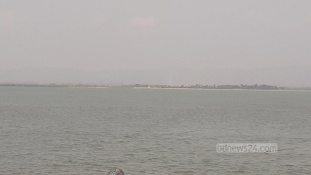 ৫ দিন পর মিয়ানমার থেকে ফের বিস্ফোরণের শব্দ আসছে টেকনাফে