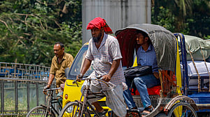 তীব্র গরম: অনলাইন ক্লাসে যাচ্ছে ঢাবি ও জবি