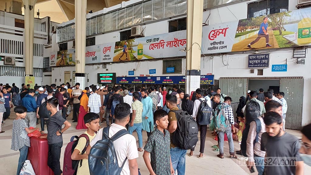 মঙ্গলবার রাতেও মিলবে ট্রেনের টিকেট, অপেক্ষা এখন চাঁদের