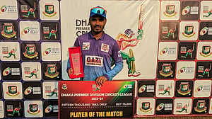 শামসুরের সেঞ্চুরিতে আশা জিইয়ে রাখল রূপগঞ্জ টাইগার্স
