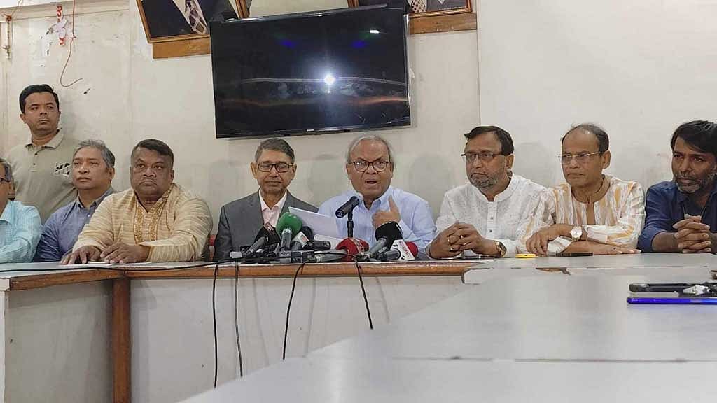 ঈদের এ সময়ে ‘মধ্যবিত্ত কাঁদছে মুখ লুকিয়ে’: রিজভী