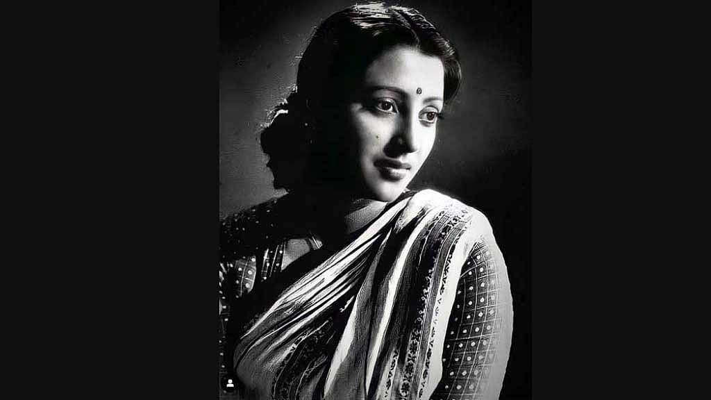 সাদা চুলের সুচিত্রা কেমন ছিলেন দেখতে?