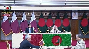 সহযোগিতা এগিয়ে নিতে কাতারের সঙ্গে ১০ চুক্তি ও এমওইউ