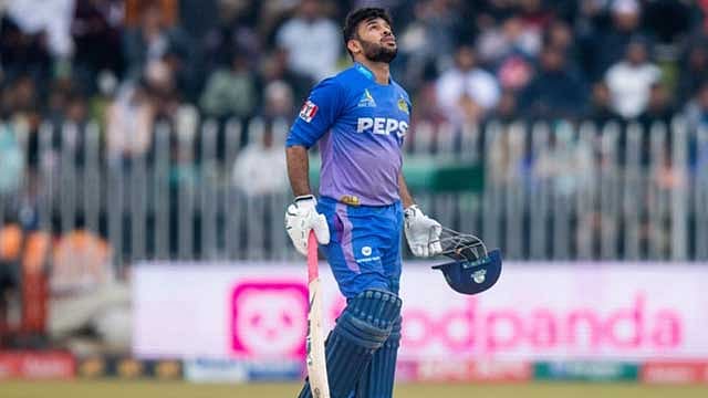 পাকিস্তানের হয়ে খেলতে চেয়ে আমিরাতের ক্রিকেটে ৫ বছর নিষিদ্ধ উসমান
