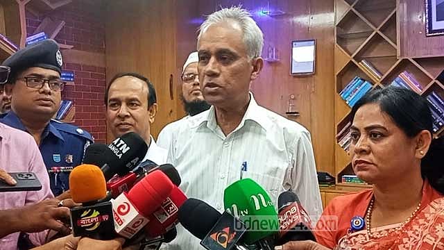 উপজেলা নির্বাচনে কোনো রাজনৈতিক ’ফ্লেভার’ নেই: ইসি আলমগীর