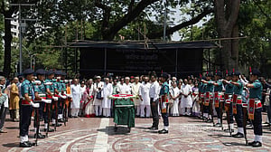ফুলেল শ্রদ্ধায় শিব নারায়ণ দাশকে বিদায়