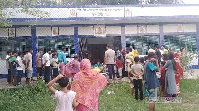 নবাবগঞ্জে অসুস্থ হয়ে মন্দিরেই প্রাণ গেল পুরোহিতের