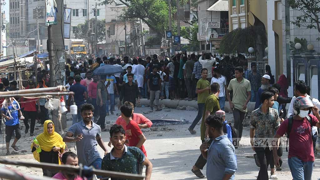 ‘ন্যায্য পাওনা দাবি করা কি অপরাধ, পুলিশ কেন গুলি চালাল?’