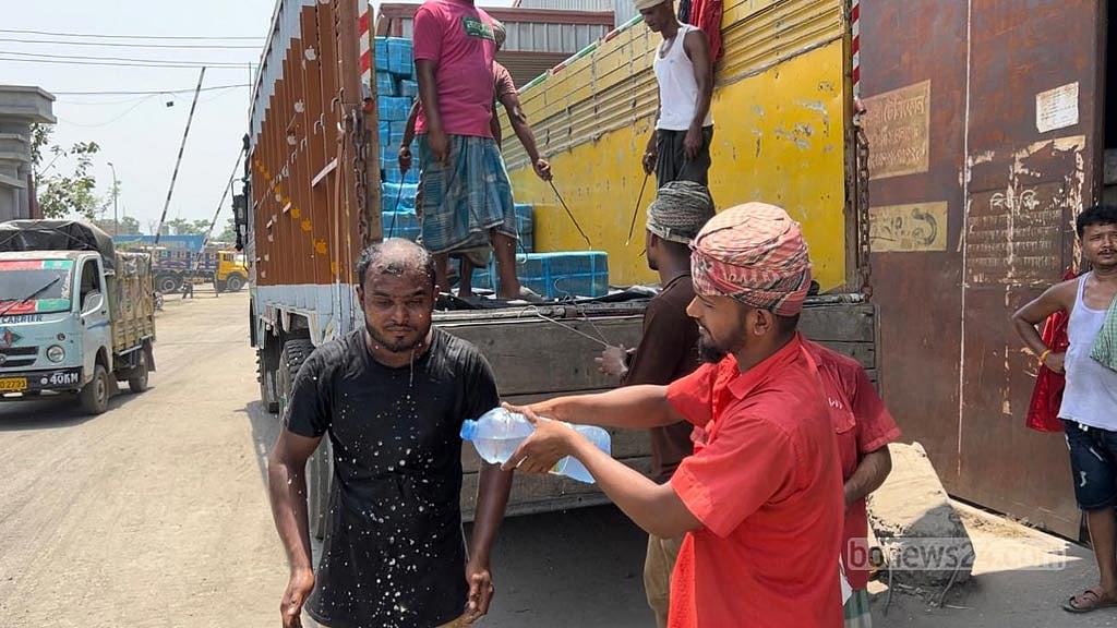 তাপপ্রবাহ বইছে ৫১ জেলায়, আরো ৩ মৃত্যু