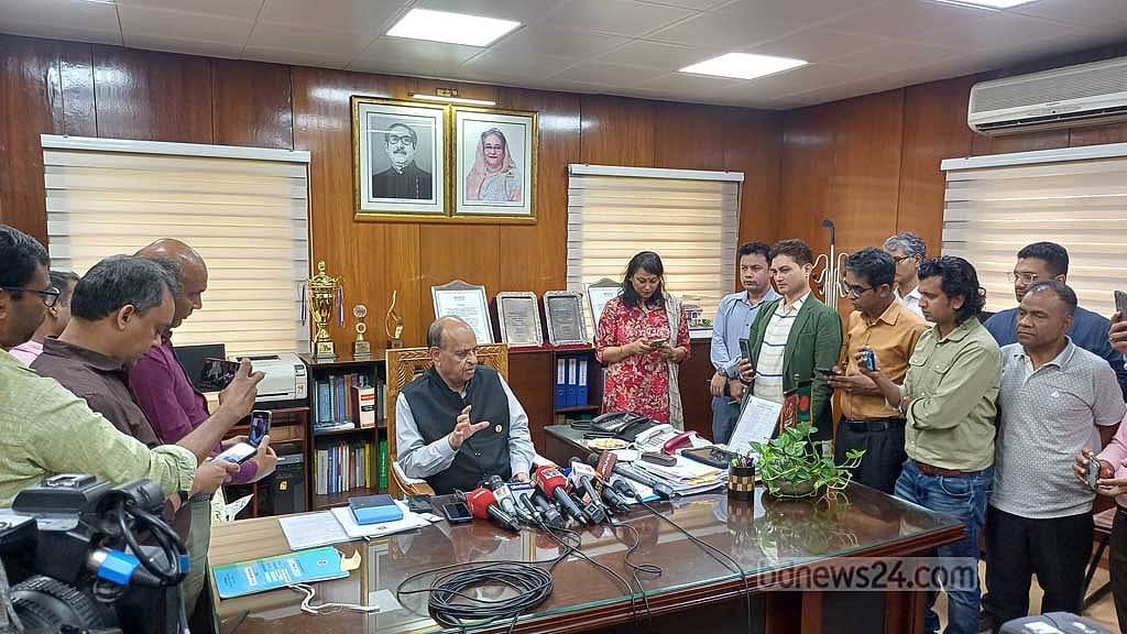ঈদের ছুটিতে হাসপাতালে যেন চিকিৎসক থাকে: স্বাস্থ্যমন্ত্রী