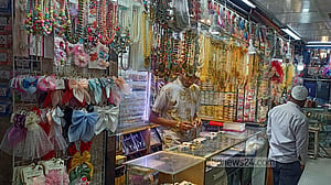 ঈদে চাই গয়না, চলছে চলতি-সাবেকি দুই ধারাই