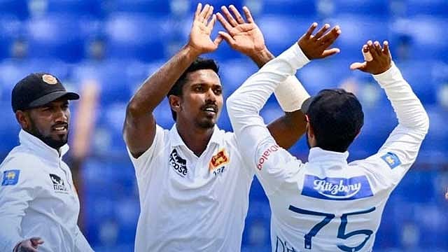 বাংলাদেশের ব্যাটিং ব্যর্থতার পর সাড়ে চারশ পেরিয়ে শ্রীলঙ্কার লিড