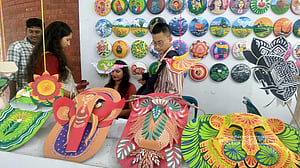 মঙ্গল শোভাযাত্রায় এবার অন্ধকার ভেদ করে আলো জ্বালার বার্তা