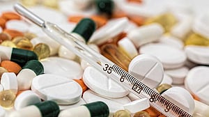 এবার বয়স্কদের ওষুধ ব্যবস্থাপনায় এআই?