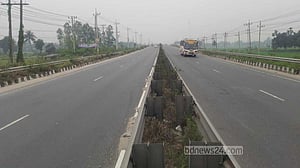 নির্জনতা নেমেছে ঢাকা-টাঙ্গাইল মহাসড়কে