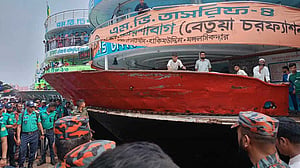 সদরঘাটের দুর্ঘটনায় সার্ভেয়ারদের দুর্বলতা থাকলে ব্যবস্থা: নৌ প্রতিমন্ত্রী