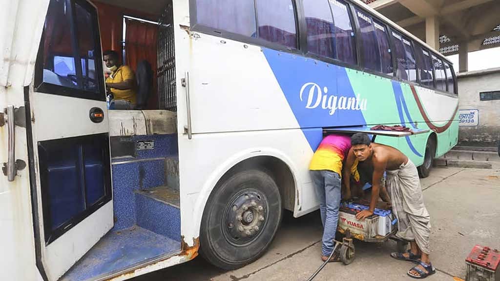 ডিজেলচালিত বাসের ভাড়া কিলোমিটারে ৩ পয়সা কমানোর সুপারিশ