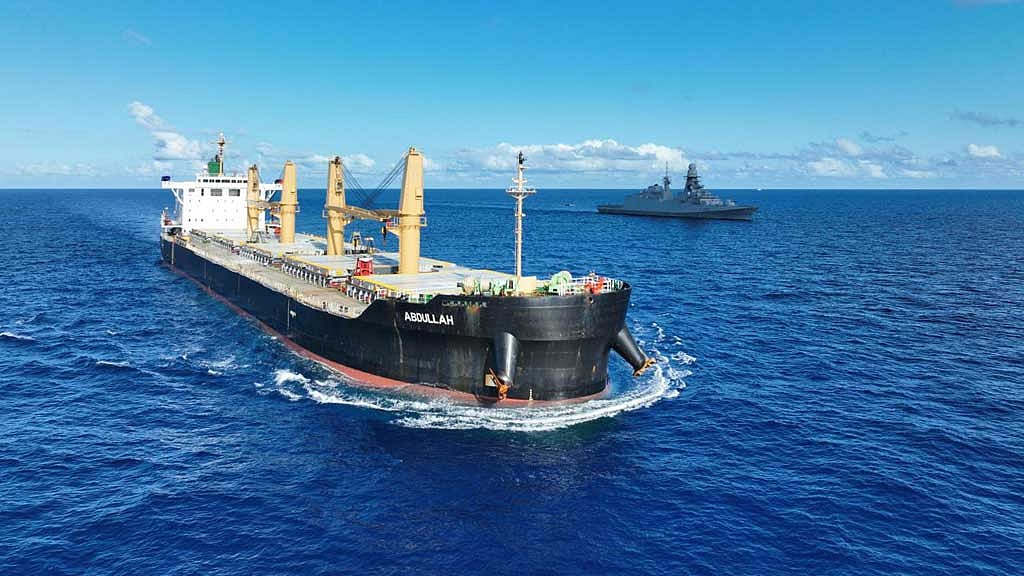 আমিরাতে বন্দরের জেটিতে ভিড়ল এমভি আবদুল্লাহ