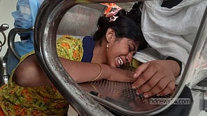অনাগত শিশুটি যেন বাবাকে দেখতে পায়, এই প্রার্থনায় পরিবার