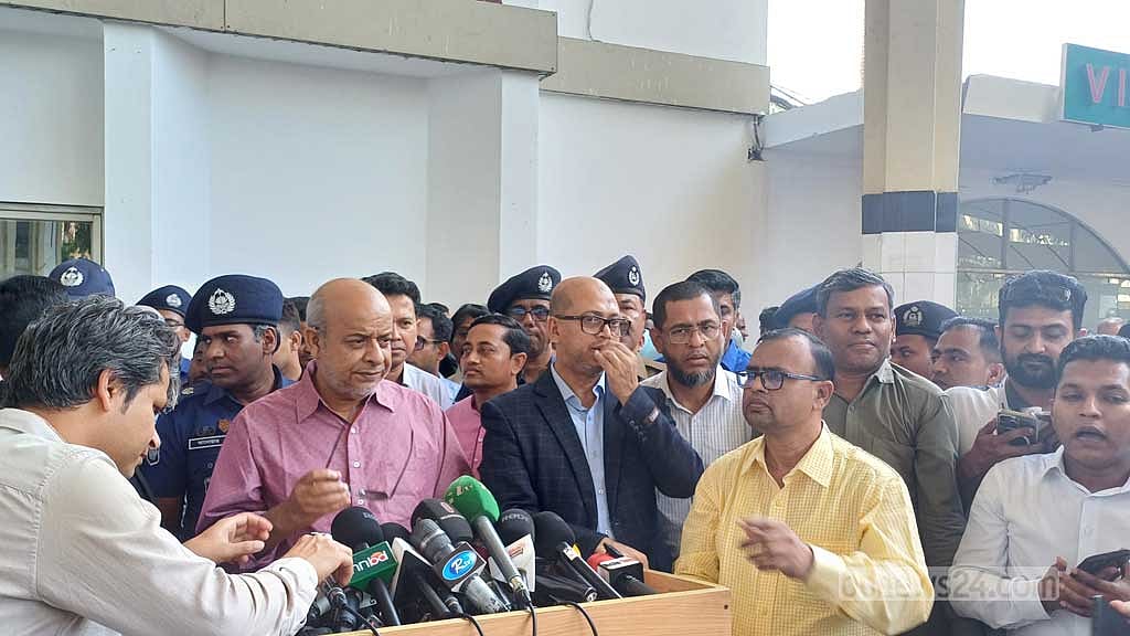 এক বছরে আরো ৮০০ কোচ, ইঞ্জিন কিনতে চায় রেল