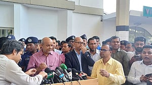 এক বছরে আরো ৮০০ কোচ, ইঞ্জিন কিনতে চায় রেল