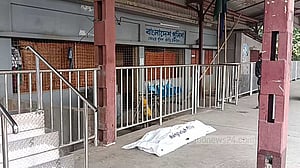 টাঙ্গাইলে ট্রেনের ছাদে মিলল যুবকের লাশ