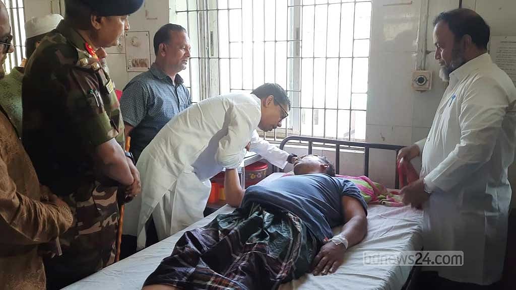 দেলোয়ারকে দেখতে গেলেন পলক, বললেন ‘লজ্জিত, দুঃখিত’
