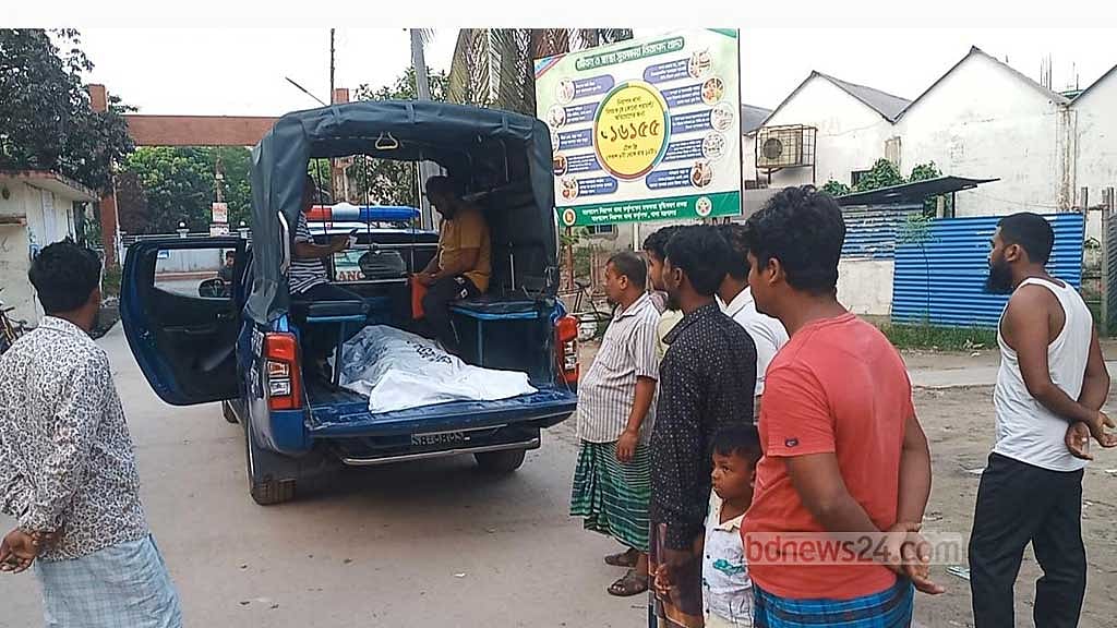 মাদারীপু‌রের এক্সপ্রেসওয়েতে বাস উল্টে নিহত ১, আহত ১০