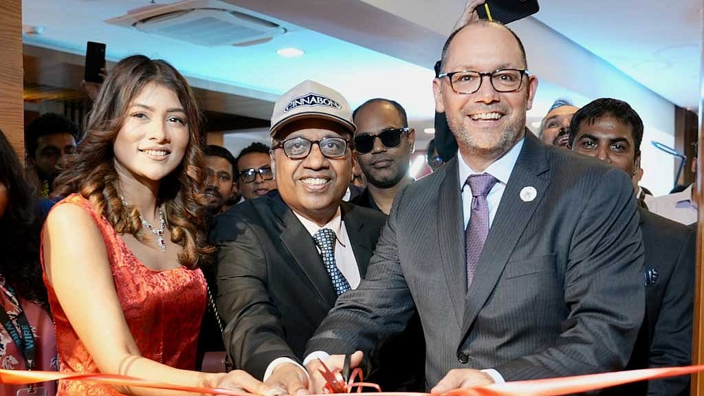 ঢাকায় এল ‘সিনাবন’: পিটার হাসের ‘রসনা’ কূটনীতি