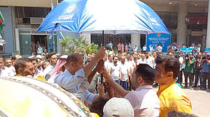 ‘হিট অফিসারের পরামর্শে’ রিকশা চালকদের ছাতা, পানির বোতল