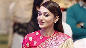 যে কারণে মিমি এখনো একা