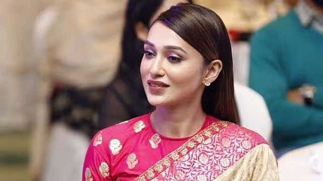 যে কারণে মিমি এখনো একা