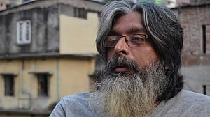শিল্পী ধ্রুব এষ হাসপাতালে