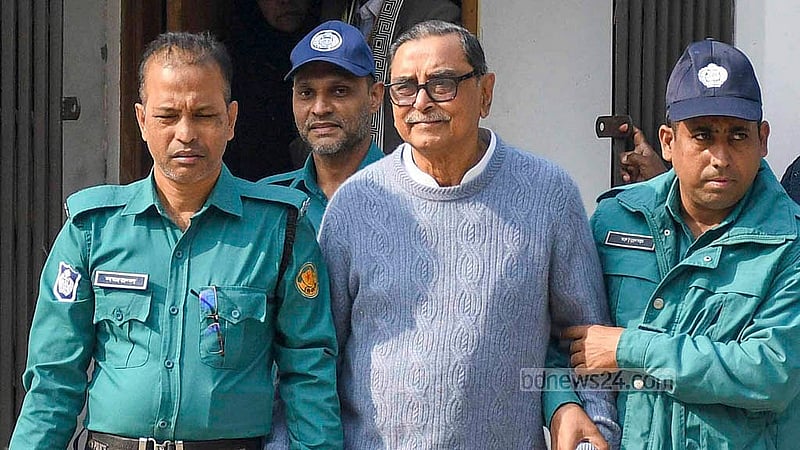 বাংলাদেশের ওয়ার্কার্স পার্টির সভাপতি ও সাবেক মন্ত্রী রাশেদ খান মেননকে মঙ্গলবার শুনানি শেষে আন্তর্জাতিক অপরাধ ট্রাইব্যুনাল থেকে কারাগারে নিয়ে যাওয়া হচ্ছে।