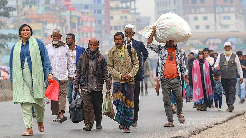 দনিয়া বিশ্ববিদ্যালয় কলেজের সাবেক শিক্ষার্থী মিনহাজুল ইসলামকে হত্যায় জড়িতদের গ্রেপ্তার ও বিচারের দাবিতে বৃহস্পতিবার ঢাকা-চট্গ্রাম মহাসড়ক আটকে বিক্ষোভ করেন প্রতিষ্ঠান শিক্ষার্থীরা। এতে তীব্র যানজট সৃষ্টি হলে গাড়ি থেকে নেমে হেঁটেই গন্তব্যে ছোটেন যাত্রীদের অনেকে