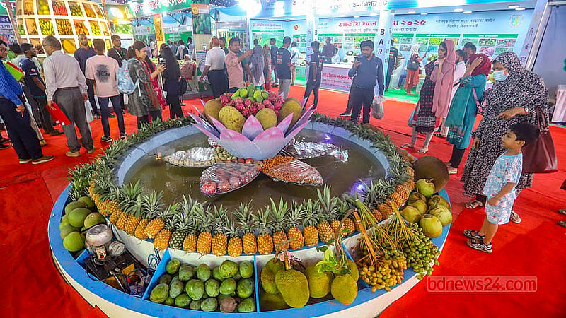 ঢাকার কৃষিবিদ ইনস্টিটিউশনে বৃহস্পতিবার থেকে শুরু হয়েছে তিন দিনব্যাপী জাতীয় ফল মেলা