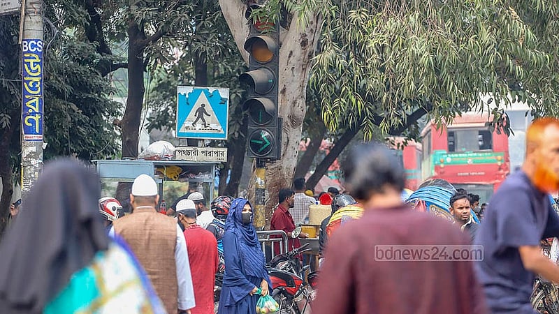 ঢাকার গুলিস্তান জিরো পয়েন্টের ট্রাফিক সিগন্যাল বাতি নষ্ট দীর্ঘ দিন ধরে