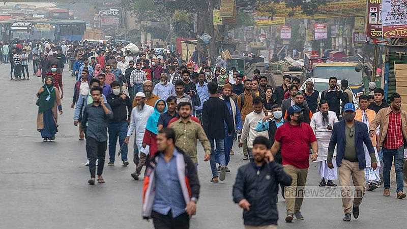 দনিয়া বিশ্ববিদ্যালয় কলেজের সাবেক শিক্ষার্থী মিনহাজুল ইসলামকে হত্যায় জড়িতদের গ্রেপ্তার ও বিচারের দাবিতে বৃহস্পতিবার ঢাকা-চট্গ্রাম মহাসড়ক আটকে বিক্ষোভ করেন প্রতিষ্ঠান শিক্ষার্থীরা। এতে তীব্র যানজট সৃষ্টি হলে গাড়ি থেকে নেমে হেঁটেই গন্তব্যে ছোটেন যাত্রীদের অনেকে