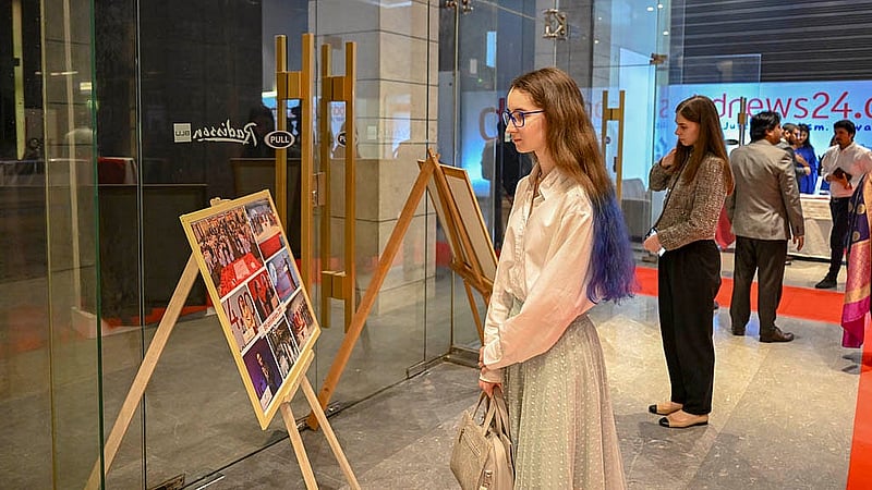 বিডিনিউজ টোয়েন্টিফোর ডটকমের ঊনবিংশতম প্রতিষ্ঠাবার্ষিকীর আয়োজনে এসে সংবাদমাধ্যমটির বিভিন্ন সময়ের